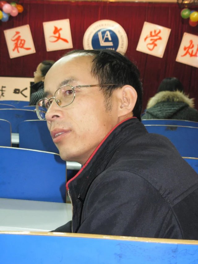 范彧：草根作家的公益之路
