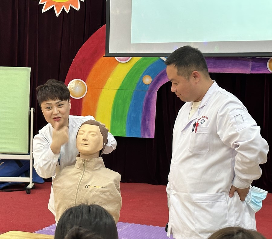 守护生命 盘锦市红十字赈济救援队联合康宁医院将急救知识送到幼儿园