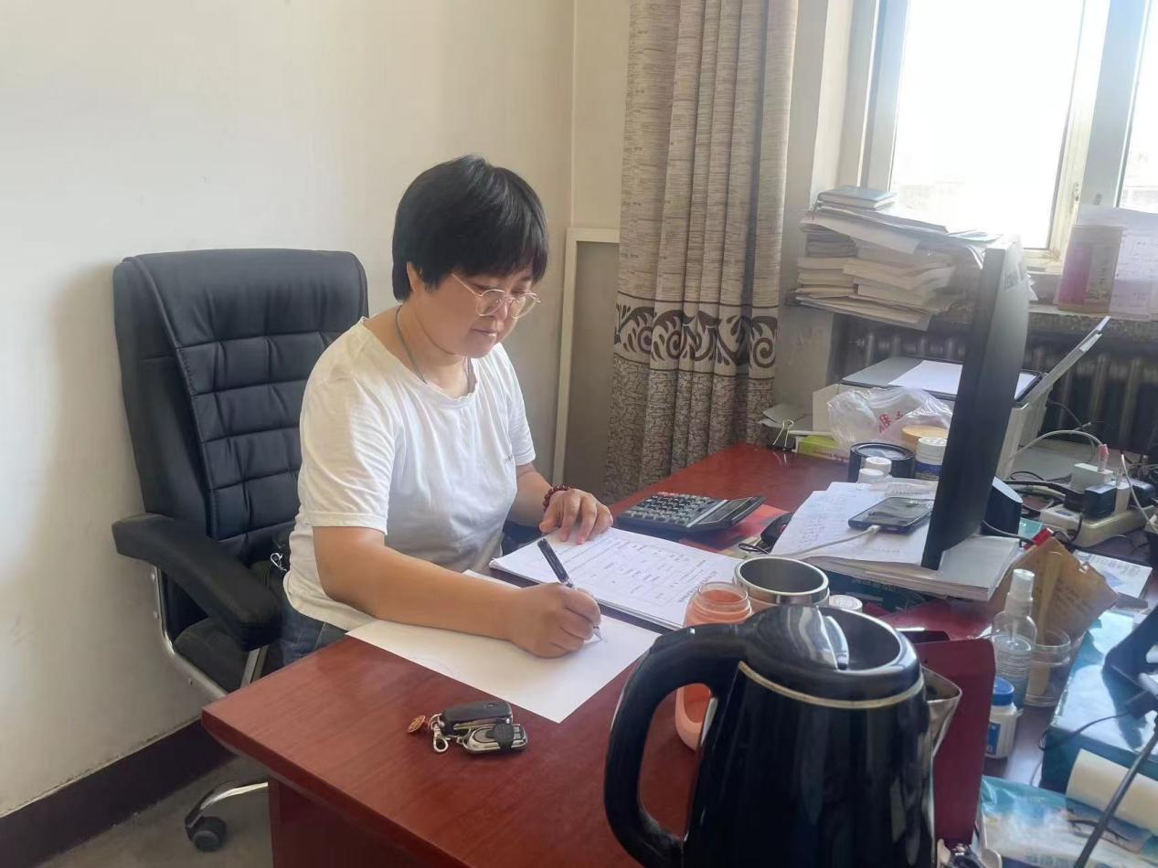 康岩鹏:扎根基层的思想政治先进工作者